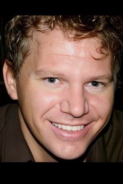 Scott Fernstrom interpreta Trent Humphres (uncredited)