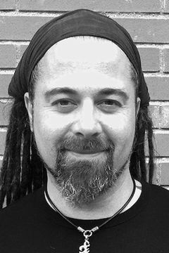 Alex Tutusaus interpreta Jury Member (uncredited)