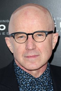 Arliss Howard interpreta Gregg Lindroff