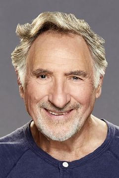 Judd Hirsch interpreta Uncle Boris Podgorny