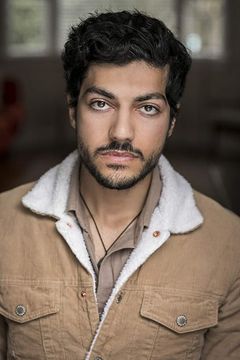 Ishak Issa interpreta Musician