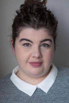 Steph Lacey interpreta Megan Campbell