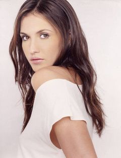 Alyssa Pridham interpreta Acting Student