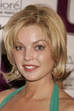 Clare Kramer interpreta Glory