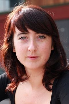 Mathilde Dromard interpreta La femme de Simon