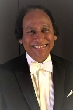 Yash Agnihotri interpreta Palace Guard (uncredited)