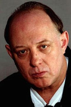 Vladimir Yumatov interpreta narrator