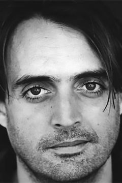 Brendan O'Brien interpreta Terrified Worker