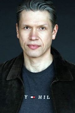 Alexandr Kalugin interpreta Yuri