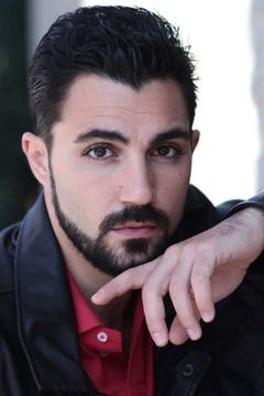 Davide Paciolla interpreta Agente - Tribunale
