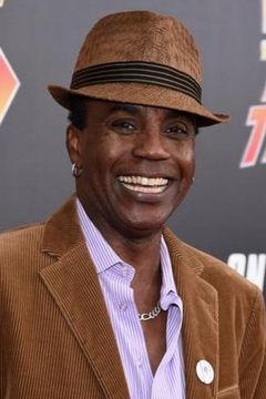 Donald Fullilove interpreta (voice)