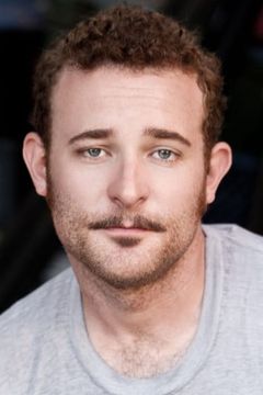 James Adomian interpreta George W. Bush