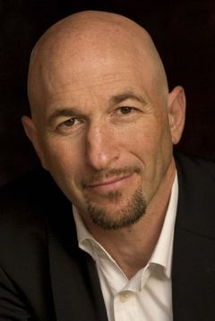 Dan Hildebrand interpreta Saul