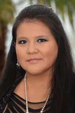Misty Upham interpreta Johnna Monevata