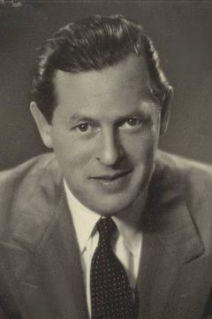 Louis Borel interpreta Workman (uncredited)