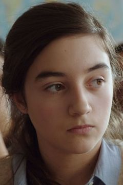 Luàna Bajrami interpreta Apolline