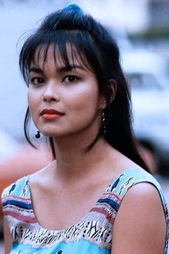 Tetchie Agbayani interpreta Florinda Fielding