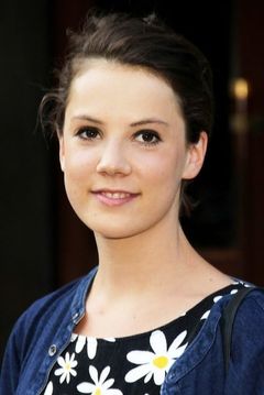 Alice St. Clair interpreta Mozart Cafe Waitress