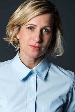 Charissa-Lee Barton interpreta Dancer