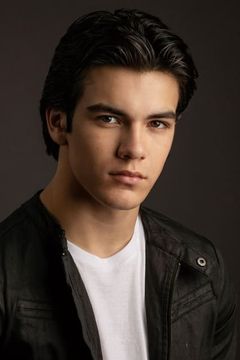 Rocky Davis interpreta Young Actor