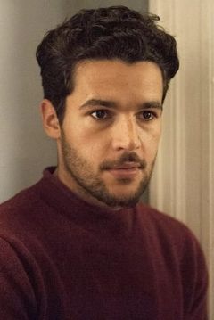 Christopher Abbott interpreta Tom Day