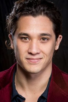 Chai Hansen interpreta Zac
