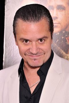 Mike Patton interpreta Creatures (voice)