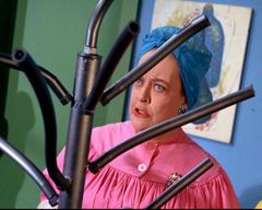 Jody Gilbert interpreta Large Woman