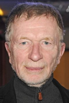 Hermann Beyer interpreta Georg Lanz