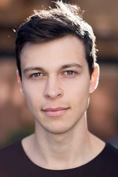 Bennett Taylor interpreta Raphael