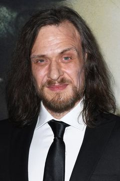 Niall Greig Fulton interpreta Peter Quint