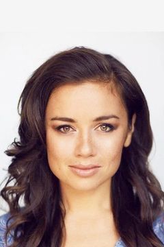 Alinta Chidzey interpreta Maeve