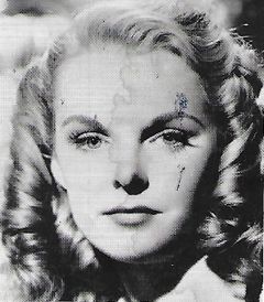 Jane Ball interpreta Nora, as an Adult