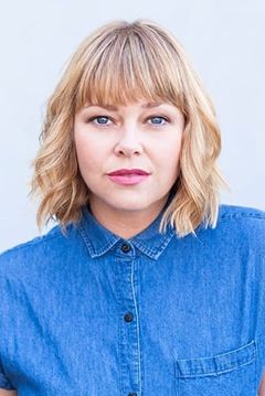 Hope Banks interpreta Mrs Pendalton