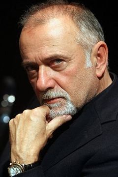 Giorgio Faletti interpreta Corteccia
