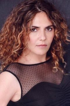 Roya Zargar interpreta Maid