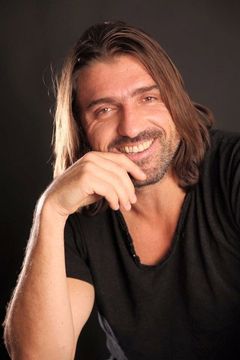 Pascal Henault interpreta Corsican