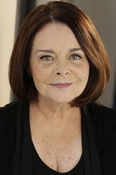 Sharon Ullrick interpreta Female Bailiff