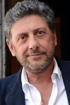 Sergio Castellitto interpreta Giancarlo Iacovoni