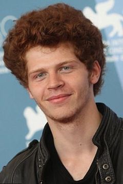 Hugo Conzelmann interpreta Philipp Kwan