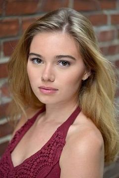 Emily Galley interpreta Party teen (uncredited)