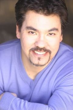 Christopher Cho interpreta Vegas X Supplier