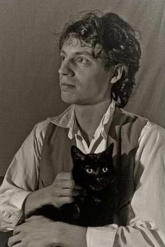 Hugo de Vernier interpreta Hotel Porter (uncredited)