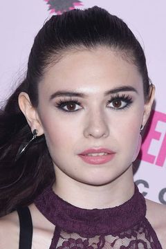 Nicole Maines interpreta Nia Nal / Dreamer