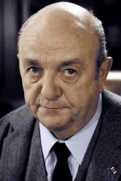 Bernard Blier interpreta Il commissario (non accreditato