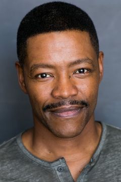 Garland Whitt interpreta John Artis