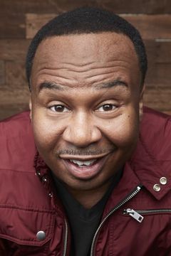 Roy Wood Jr. interpreta Inspector Morris Monroe