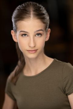 Jaeda Lily Miller interpreta Emily