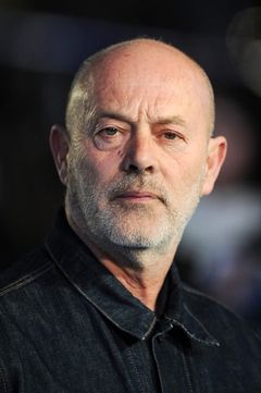 Keith Allen interpreta Terry