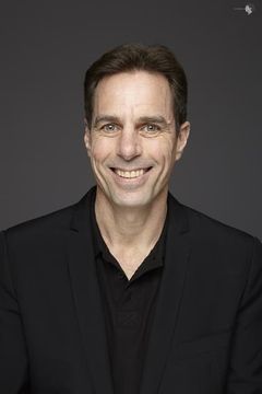 Jeremiah Fleming interpreta Marine Assistant